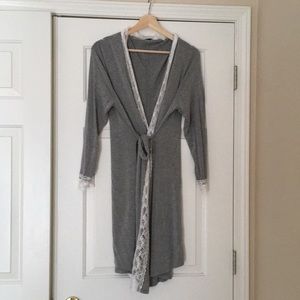 Maternity robe